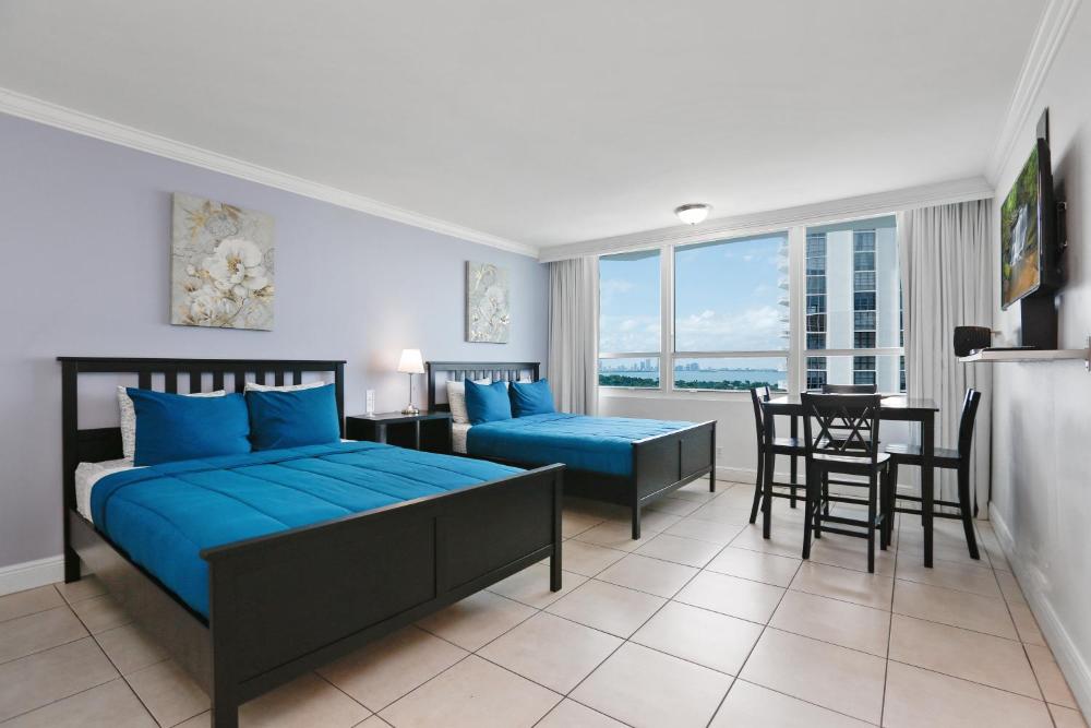 Design Suite with Bay View interior